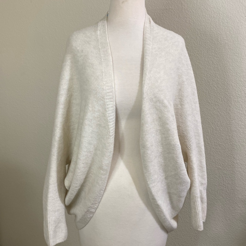 Uniqlo Cream Shrug Sweater M